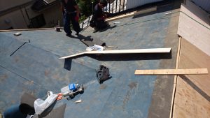 瓦屋根の雨漏り修理、屋根葺き替え。