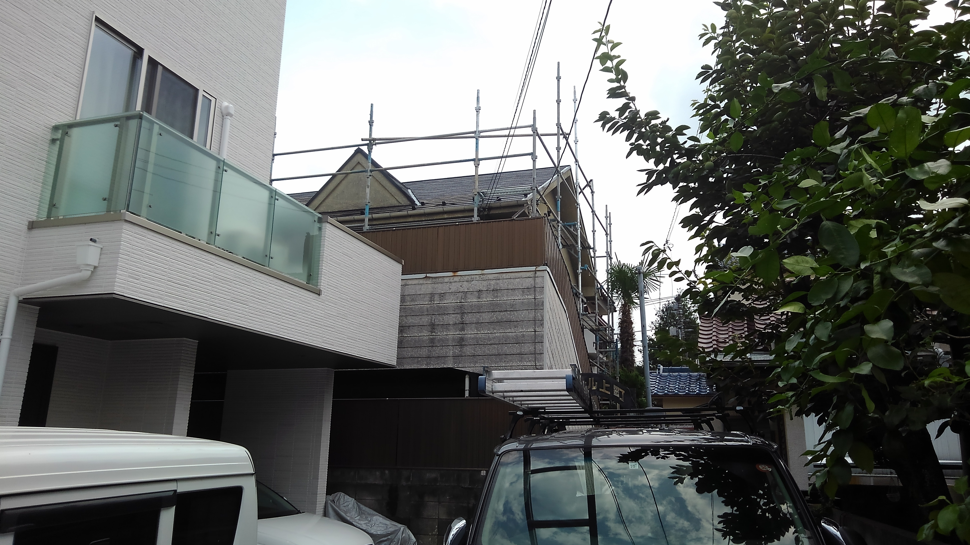 板橋区で、アパートのスレート屋根塗装 屋根の修理や屋根リフォーム、雨漏り修理なら埼玉の「総合エイゼン」