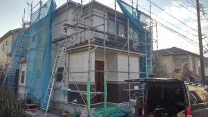 外壁塗装、屋根工事中の現場