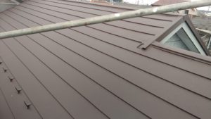 屋根のカバー工法。