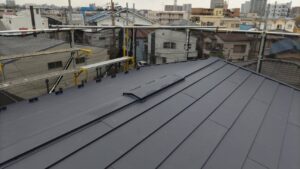 川口市の屋根カバー工法